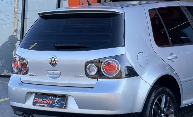 VW - VolksWagen Golf Sportline 1.6 Mi Total Flex 8V 4p 2014 Flex-25