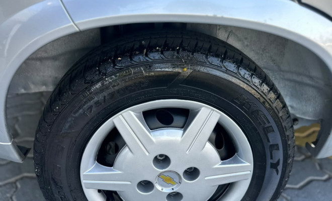 GM - Chevrolet Classic Life/LS 1.0 VHC FlexP. 4p 2014 Flex-9