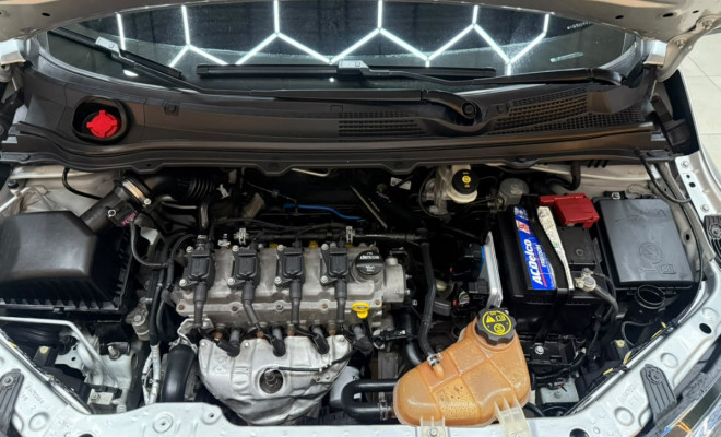 GM - Chevrolet ONIX HATCH LT 1.0 8V FlexPower 5p Mec. 2019-16