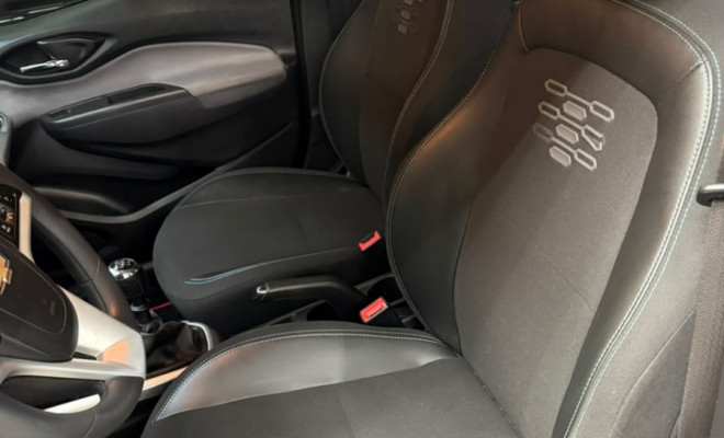 GM - Chevrolet ONIX HATCH LT 1.0 8V FlexPower 5p Mec. 2019-12