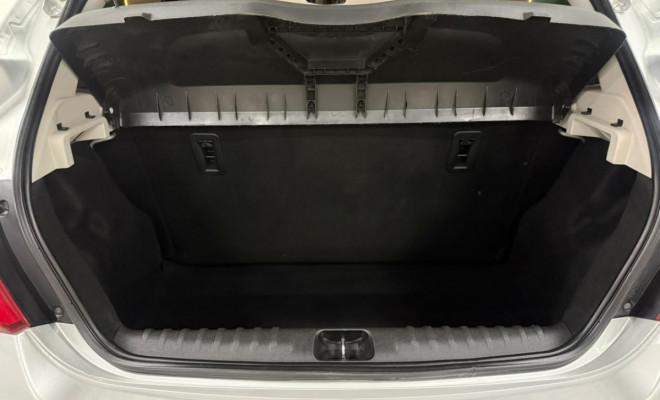GM - Chevrolet ONIX HATCH LT 1.0 8V FlexPower 5p Mec. 2019-15