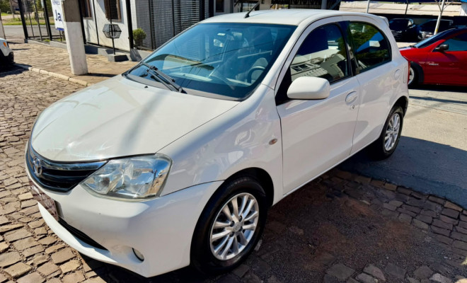Toyota ETIOS XLS 1.5 Flex 16V 5p Mec. 2013 Flex