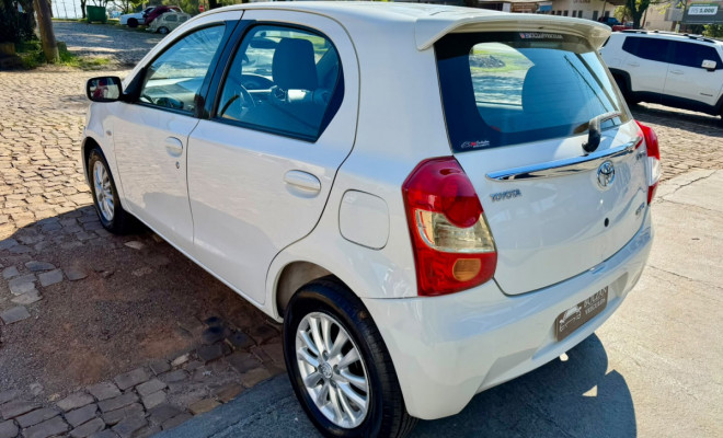 Toyota ETIOS XLS 1.5 Flex 16V 5p Mec. 2013 Flex-4
