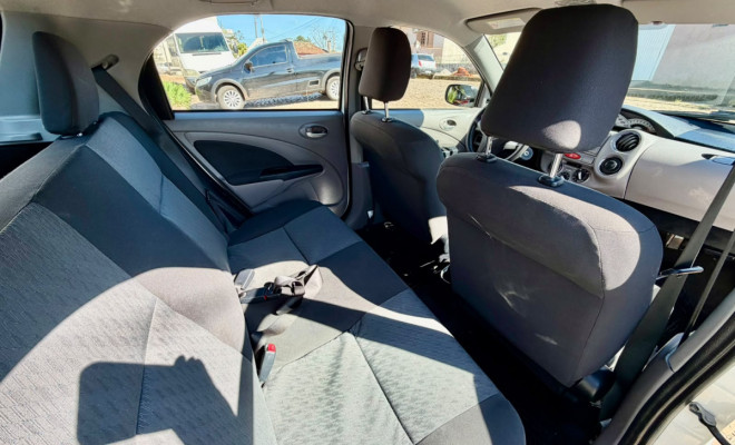 Toyota ETIOS XLS 1.5 Flex 16V 5p Mec. 2013 Flex-7