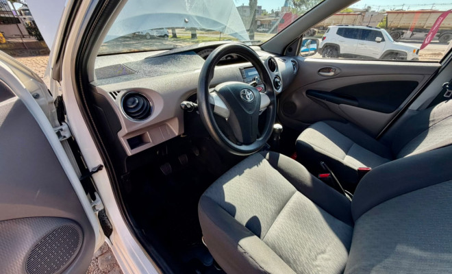 Toyota ETIOS XLS 1.5 Flex 16V 5p Mec. 2013 Flex-6
