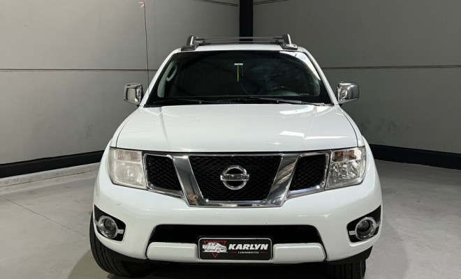 Nissan Frontier SL CD 4x4 2.5TB Diesel Aut 2016 Diesel-0
