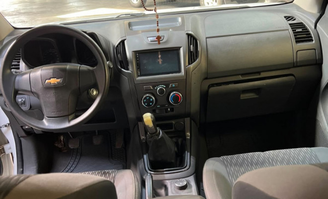 GM - Chevrolet S10 Pick-Up LS 2.8 TDI 4x4 CD Dies. Mec. 2014 Flex-2