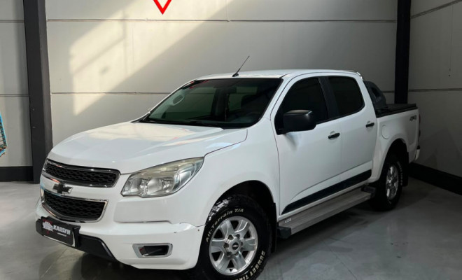 GM - Chevrolet S10 Pick-Up LS 2.8 TDI 4x4 CD Dies. Mec. 2014 Flex
