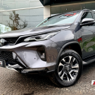 Toyota Hilux SW4 SRX Plat. 4x4 2.8 TB Die. Aut. 2025 Diesel-1