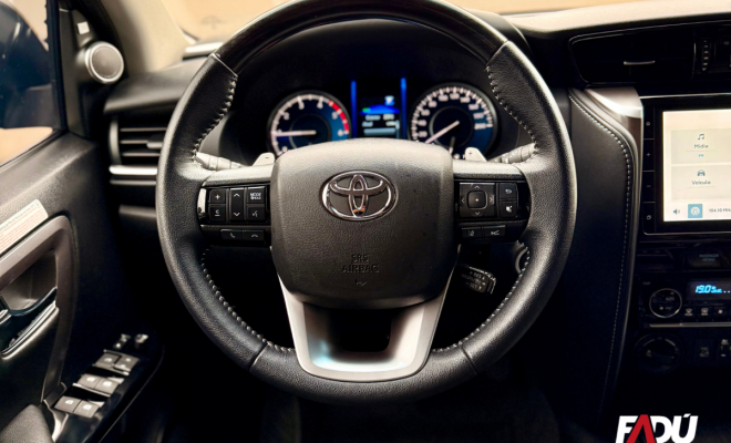 Toyota Hilux SW4 SRX Plat. 4x4 2.8 TB Die. Aut. 2025 Diesel-4