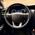 Toyota Hilux SW4 SRX Plat. 4x4 2.8 TB Die. Aut. 2025 Diesel-4