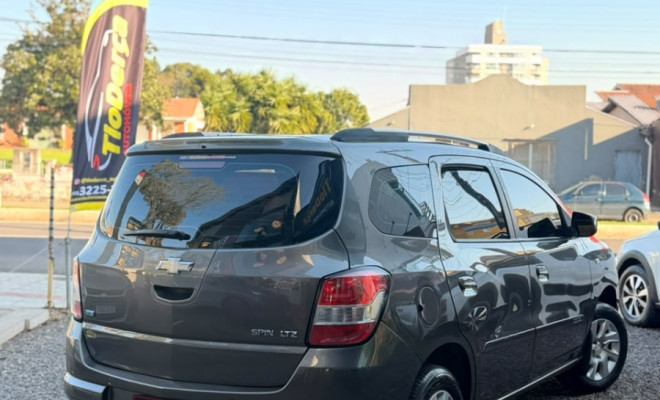 GM - Chevrolet SPIN LTZ 1.8 8V Econo.Flex 5p Aut. 2014 Flex-5