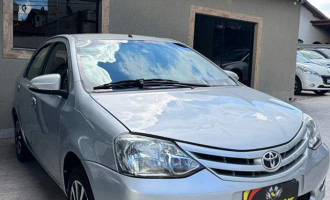 Toyota ETIOS PLATINUM Sed. 1.5 Flex 16V 4p Mec. 2015 Flex-0