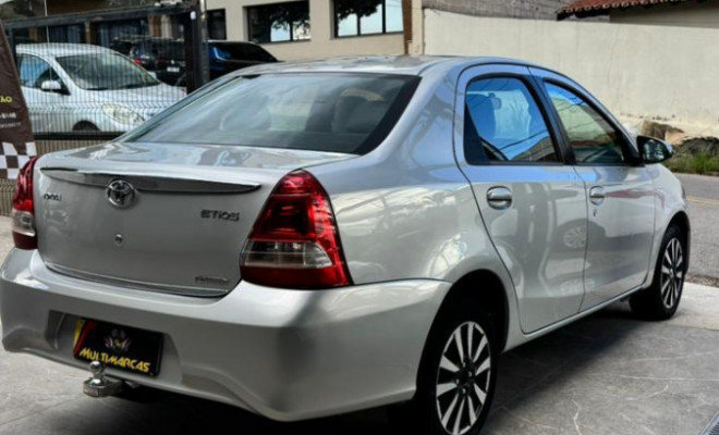 Toyota ETIOS PLATINUM Sed. 1.5 Flex 16V 4p Mec. 2015 Flex-4