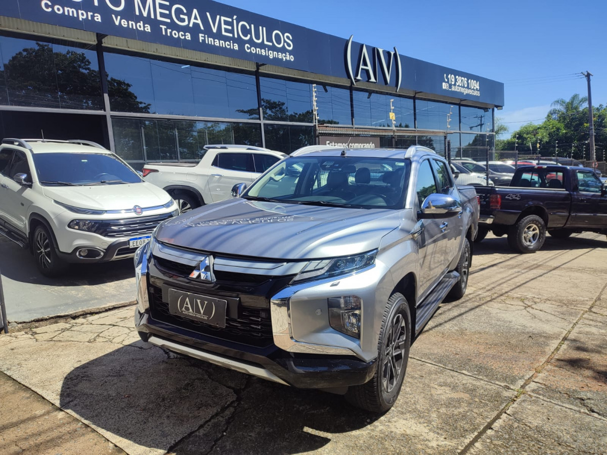 Mitsubishi Triton Sport 2023 à venda