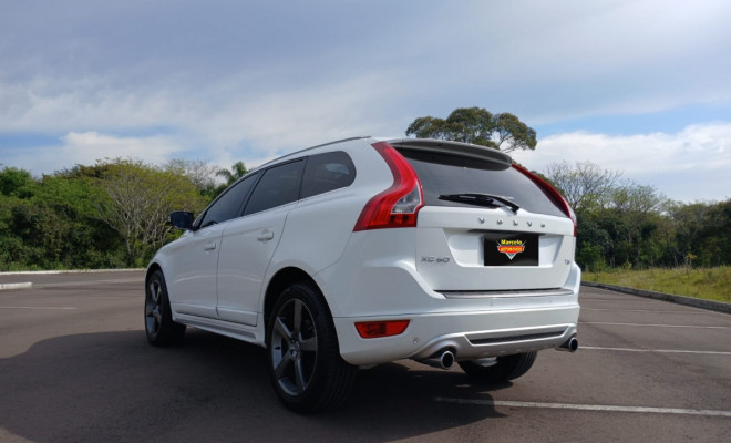 Volvo XC 60 2.0 T5  5p 2013 Gasolina-1
