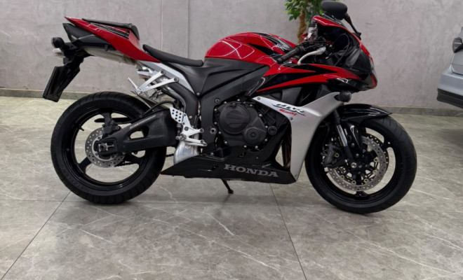 HONDA CBR 600 RR 2007 Gasolina-4