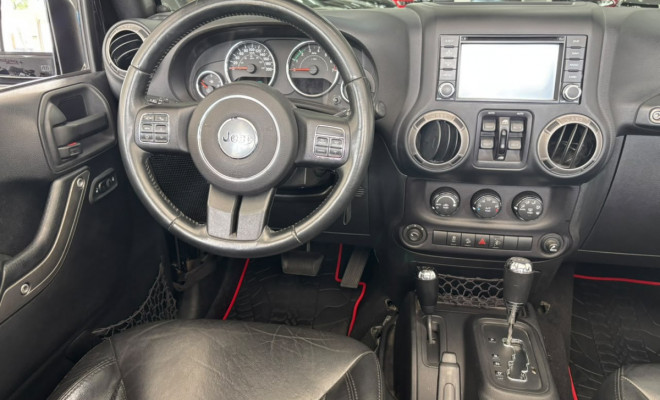 Jeep Wrangler Unlimited Sport 3.6 V6 2015 Gasolina-5