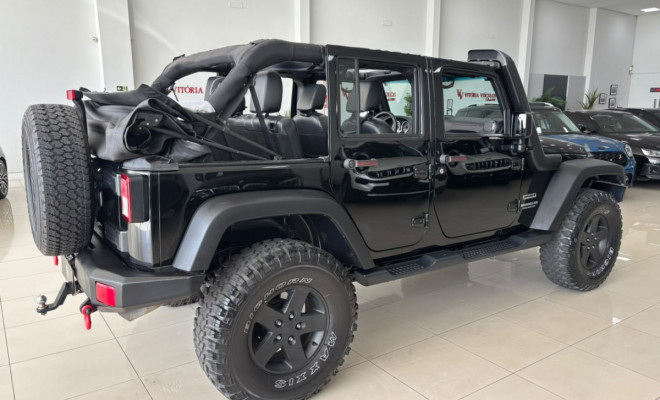 Jeep Wrangler Unlimited Sport 3.6 V6 2015 Gasolina-2