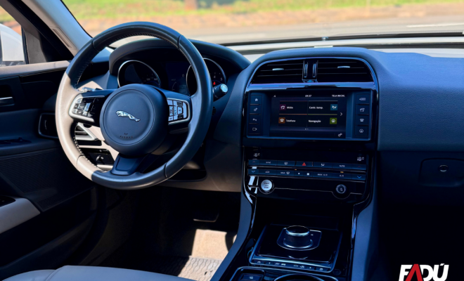 Jaguar XE 2.0 Turbocharged Pure 240cv Aut. 2017 Gasolina-3