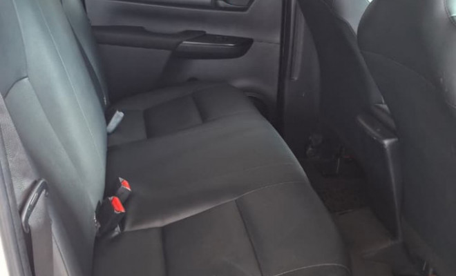 Toyota Hilux CD 4x4 2.8 Diesel Mec. 2019 Diesel-10