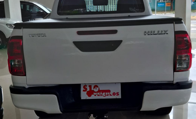 Toyota Hilux CD 4x4 2.8 Diesel Mec. 2019 Diesel-3