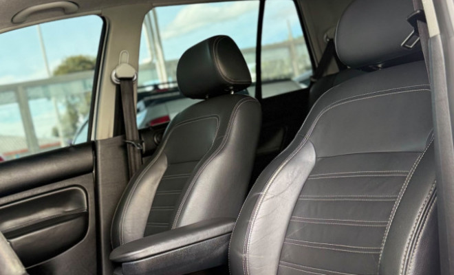 VW - VolksWagen Golf Sportline 1.6 Mi Total Flex 8V 4p 2011 Flex-10