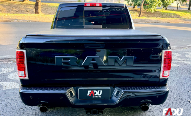RAM CLASSIC LARAMIE 5.7 CD V8 4X4 Aut. 2023 Gasolina-7