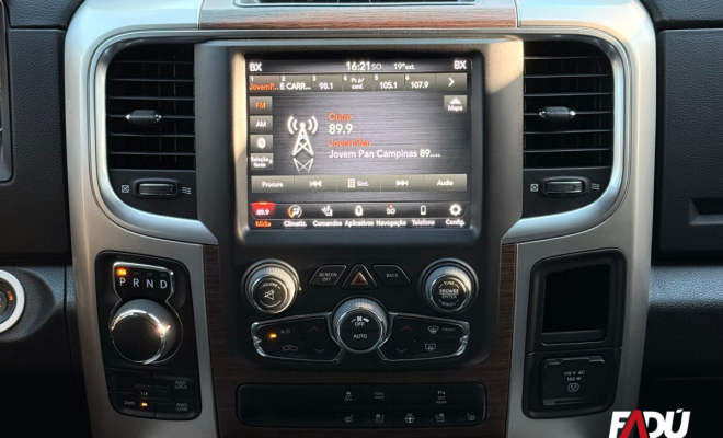 RAM CLASSIC LARAMIE 5.7 CD V8 4X4 Aut. 2023 Gasolina-6