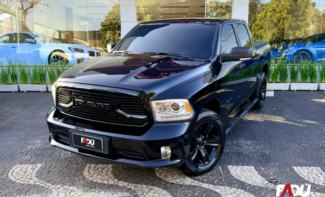 RAM CLASSIC LARAMIE 5.7 CD V8 4X4 Aut. 2023 Gasolina