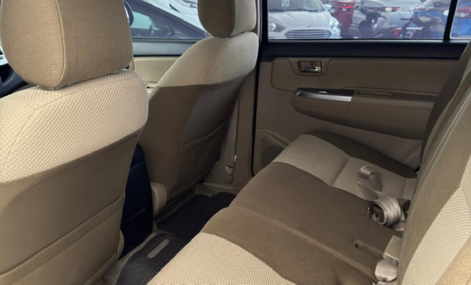 HILUX SW4 SR 2.7 Aut. 2014 - Completíssima e Pronta pra Família ou Trabalho!-12
