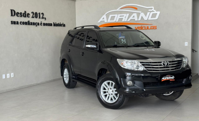 HILUX SW4 SR 2.7 Aut. 2014 - Completíssima e Pronta pra Família ou Trabalho!-20