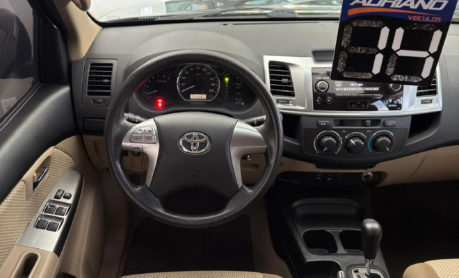 HILUX SW4 SR 2.7 Aut. 2014 - Completíssima e Pronta pra Família ou Trabalho!-13