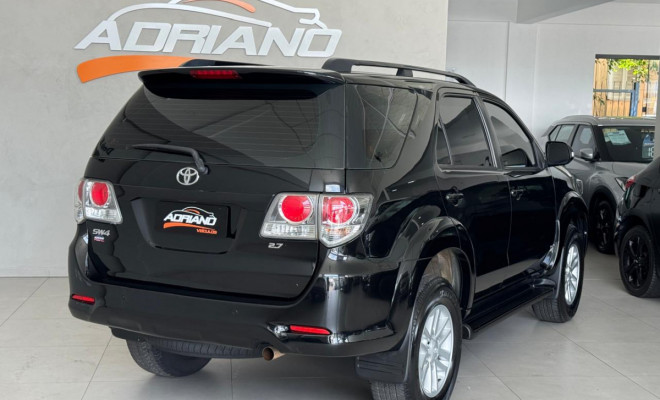 HILUX SW4 SR 2.7 Aut. 2014 - Completíssima e Pronta pra Família ou Trabalho!-2