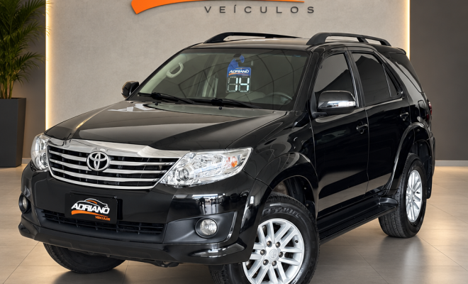 HILUX SW4 SR 2.7 Aut. 2014 - Completíssima e Pronta pra Família ou Trabalho!