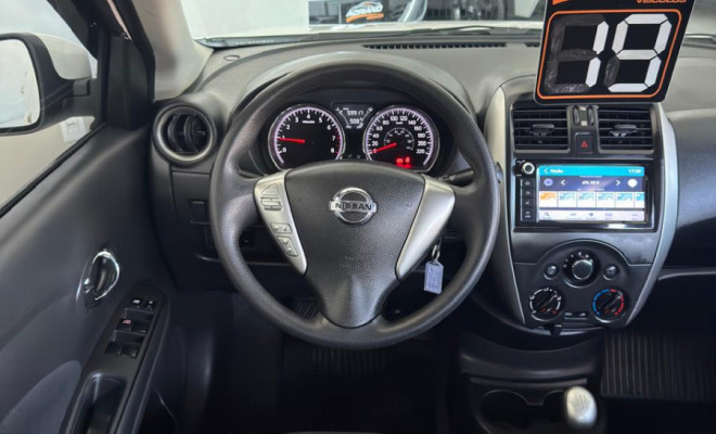 VERSA SV 1.6 Mec. 2019 - Só 60 Mil Km, Completo e Econômico!-12
