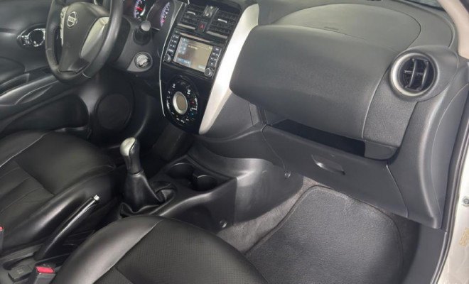 VERSA UNIQUE 1.6 2016 - Câmbio Manual, Completo e Econômico!-11