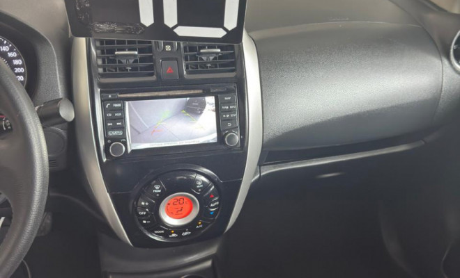 VERSA UNIQUE 1.6 2016 - Câmbio Manual, Completo e Econômico!-9