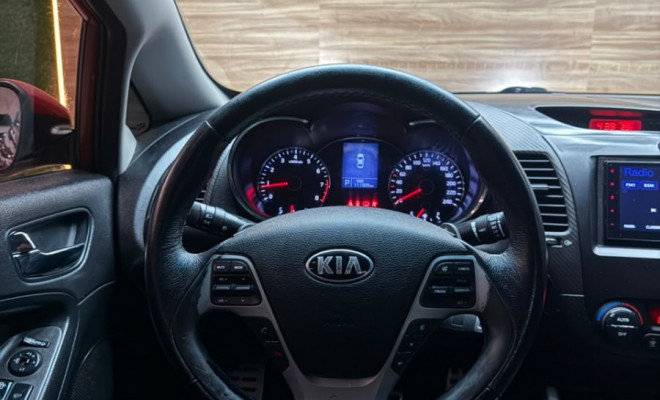 Kia Motors Cerato 1.6 16V  Flex  Aut. 2014-5