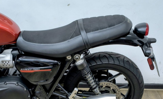 TRIUMPH STREET  TWIN 900cc 2020 Gasolina-8