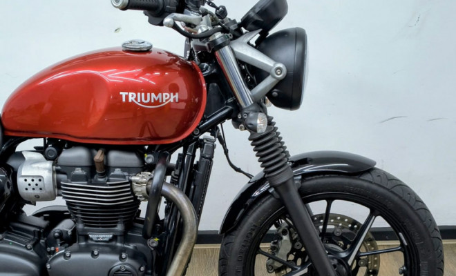 TRIUMPH STREET  TWIN 900cc 2020 Gasolina-6