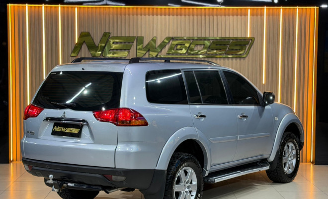 Mitsubishi Pajero DAKAR 3.2 4x4 T.I. Dies. 5p Aut. 2010 Diesel-0