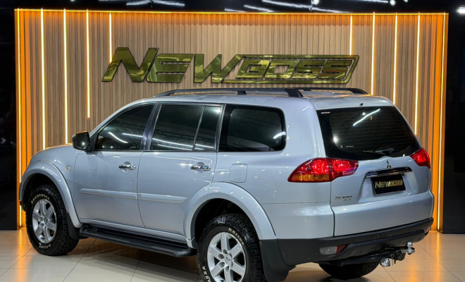 Mitsubishi Pajero DAKAR 3.2 4x4 T.I. Dies. 5p Aut. 2010 Diesel-2