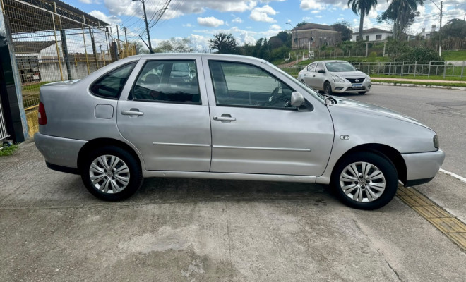 VW Polo Sedan Classic 1.8 Mi - 2001-1