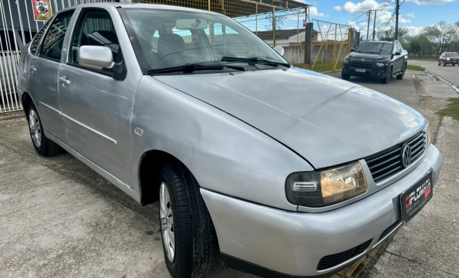 VW Polo Sedan Classic 1.8 Mi - 2001-0