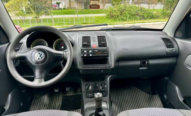 VW Polo Sedan Classic 1.8 Mi - 2001-8