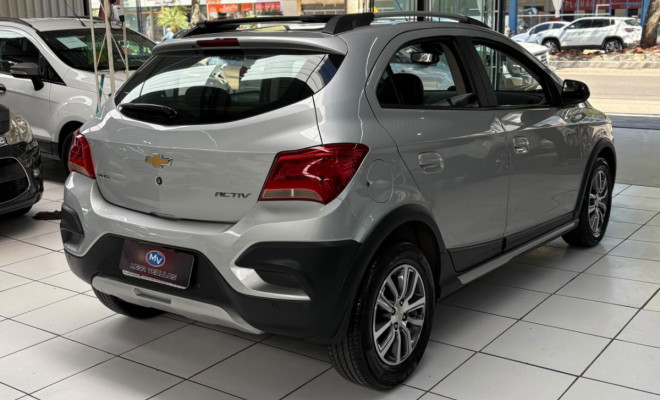 GM - Chevrolet ONIX HATCH ACTIV 1.4 8V Flex 5p Mec. 2017 Flex-6
