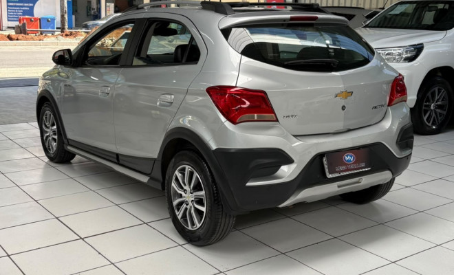 GM - Chevrolet ONIX HATCH ACTIV 1.4 8V Flex 5p Mec. 2017 Flex-4
