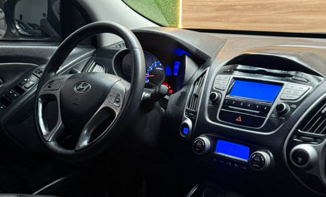 Hyundai ix35 2.0 16V 170cv 2WD/4WD Aut. 2011 Gasolina-8