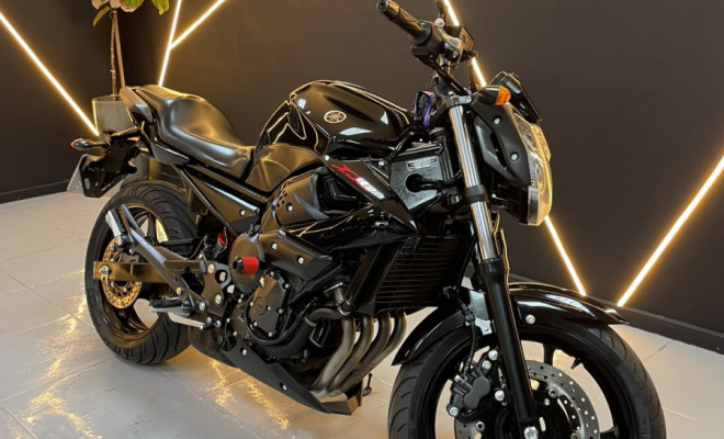 YAMAHA XJ6 N/ABS 2011 Gasolina  OPORTUNIDADE-0